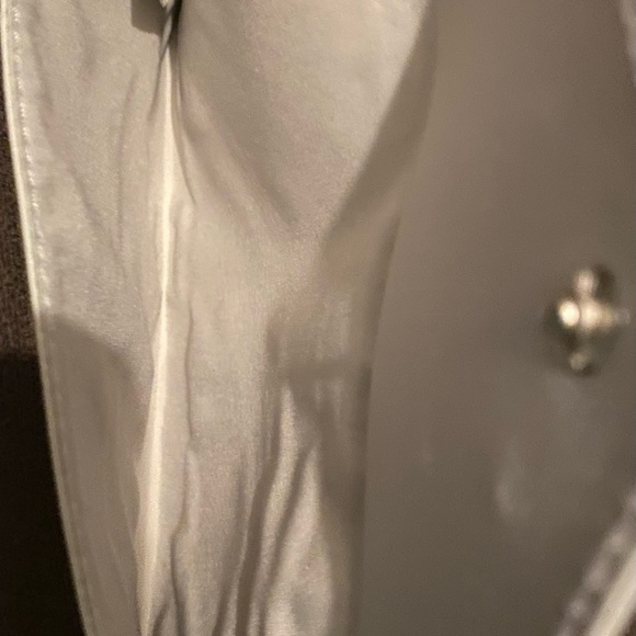 Michael Kors Silver Envelope Slim Wallet/Clutch Never Been Used. - Picture 4 of 4